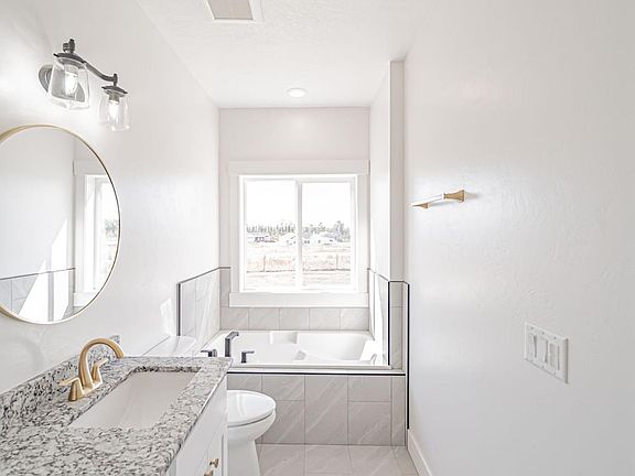 5th image of 102 N Stocktrail Dr