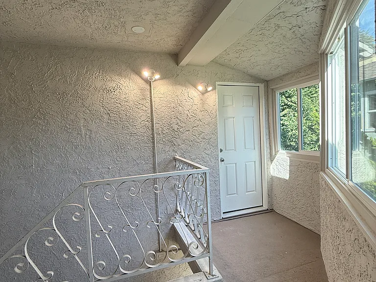 2465 Torrance Blvd — Photo 48