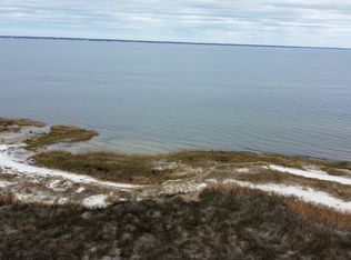 261 Garbacon Dr, Beaufort, NC 28516