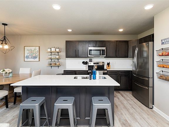 5th image of 220 Summit Cir NW