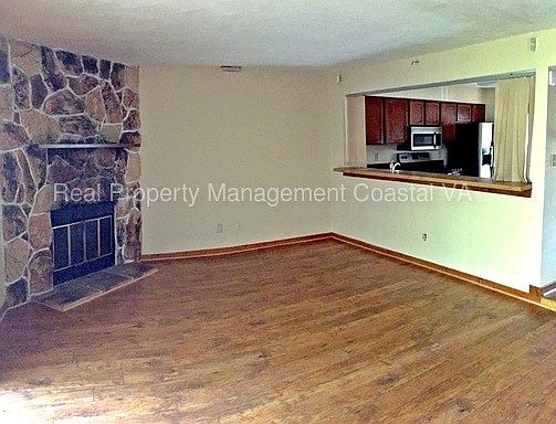 3rd image of 224 Misty Pointe Ln