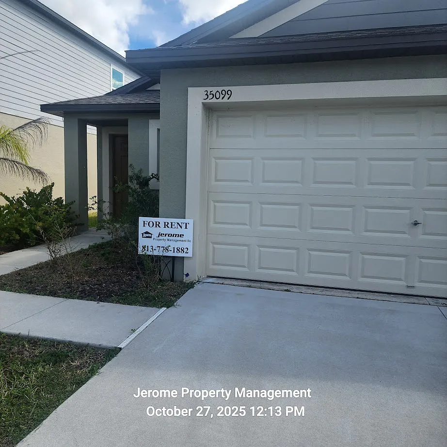 3 bed, 1448 sqft, $2,100 — Photo 2