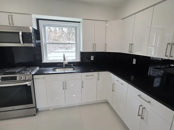 5200 Meadowview Avenue image 1 of 29