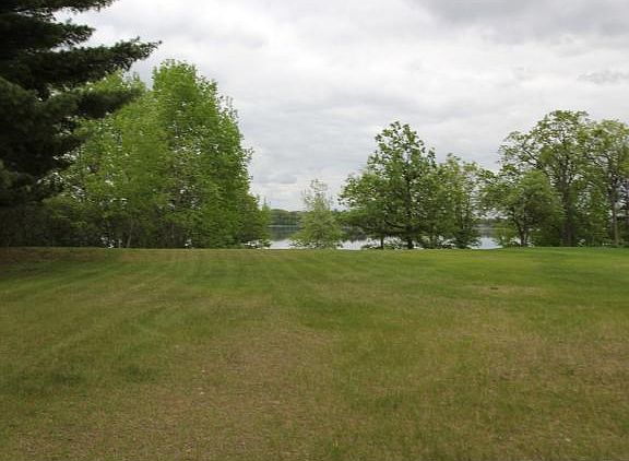 3rd image of Xxx Timberlane Dr