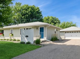 2079 Shale Ln, Eagan, MN 55122