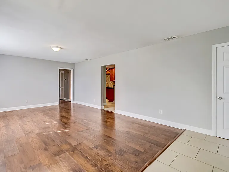 5761 Lake Lucina Dr S — Photo 6