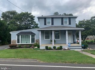 903 Bridgeboro Rd, Edgewater Park, NJ 08010