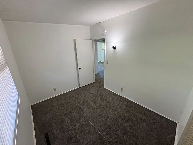 632 Eastborough Ln — Photo 12