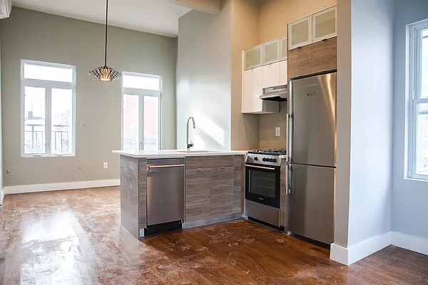 Rented by EXR | media 56