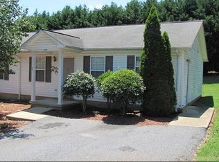 1710 18th Ave NE, Hickory, NC 28601