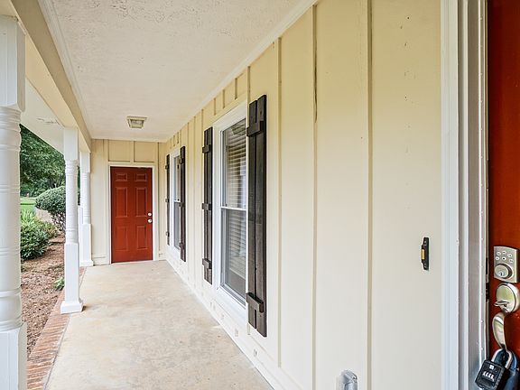 4th image of 2147 Cedar Dr