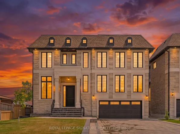 1309 Commerce St, Pickering, ON L1W 1C8