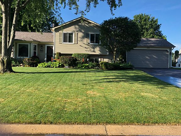 2nd image of 1363 Pembroke Ln