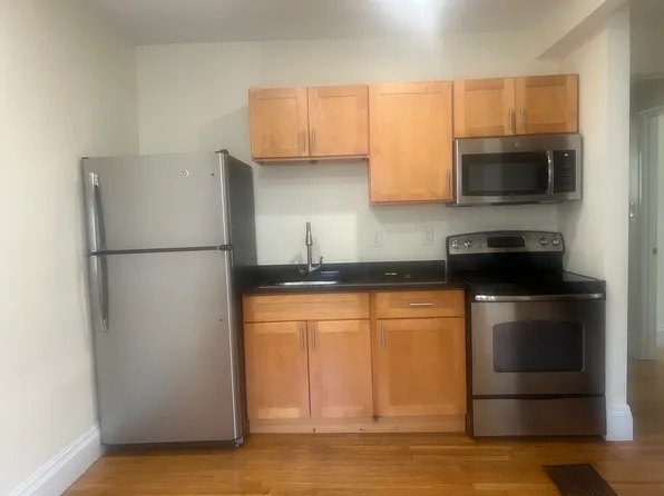 153 Franklin St #1F, Framingham, MA 01702