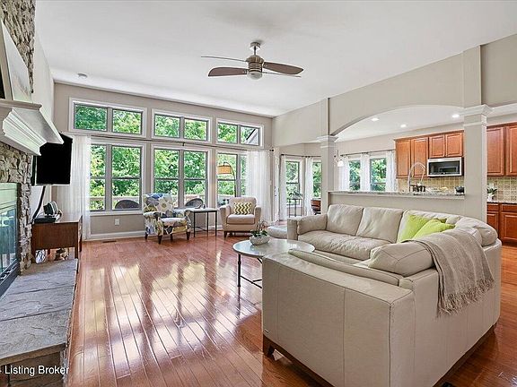 5th image of 706 Urton Woods Way
