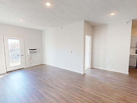 4th image of 427 4th St NW #1101