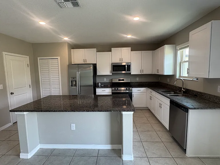 5415 Amaryllis Garden St — Photo 2