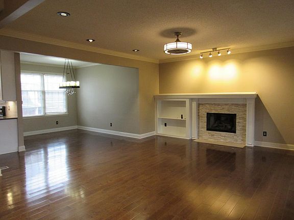 Living Room/Dining Room