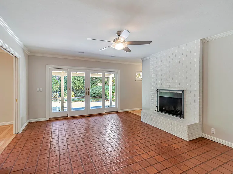 2141 Deodara Dr — Photo 5