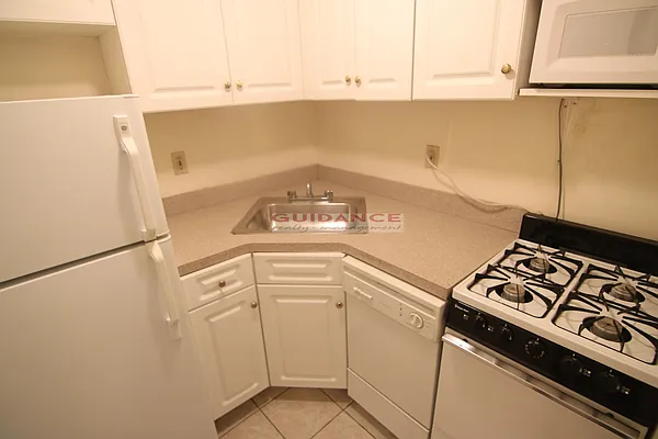 Rented by Guidance Realty Corp. | media 3