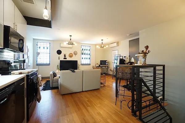 Rented by Rennit Inc. | media 30