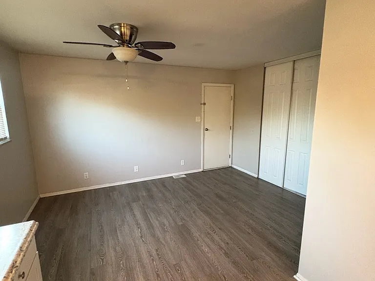 8839 Lynbrook Ct — Photo 3