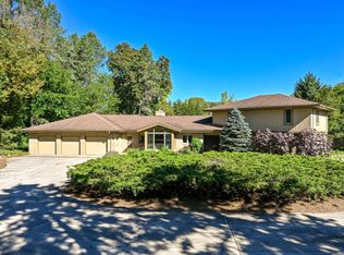 1956 W Windsor CIRCLE, Glendale, WI 53209
