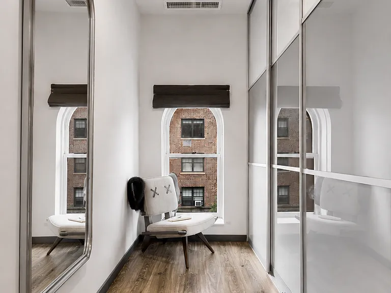 205 E 16th St #4C — Photo 9