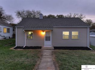 6611 Hamilton St, Omaha, NE 68132