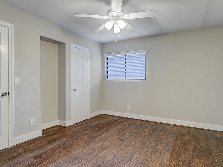405 Hawthorne St #1-24 — Photo 9