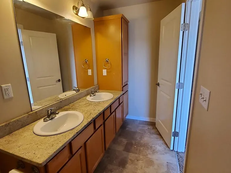 4729 Parker St — Photo 9