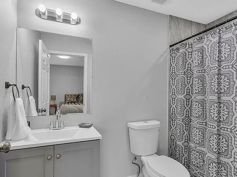 817 Forest Ave #B — Photo 20