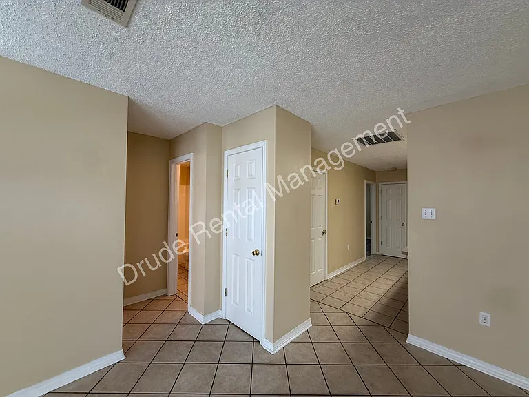 508 Cedar Ln — Photo 14