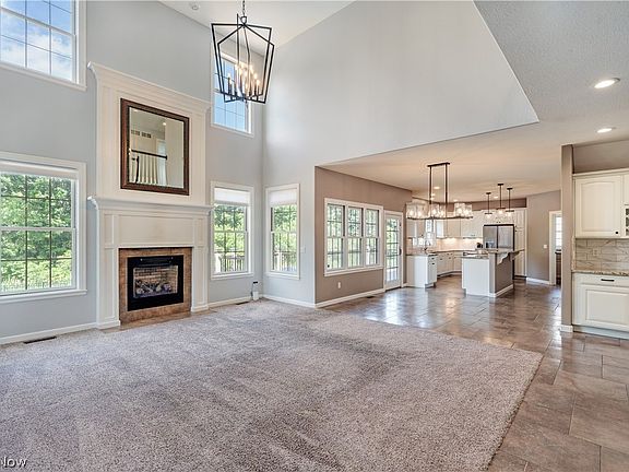 5th image of 8021 Grayson Dr