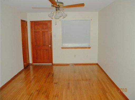 4th image of 3757 Dixon St