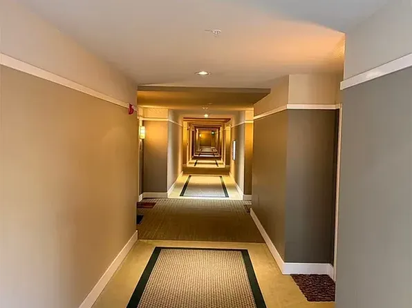 17 W Mercer St APT 207, Seattle, WA 98119