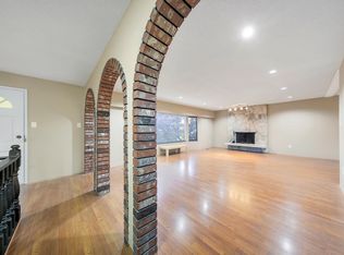 1420 Crestlawn Dr #D142, Burnaby, BC V5B3K1