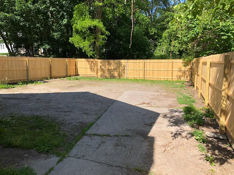 135 Fuller Ave NE — Photo 11