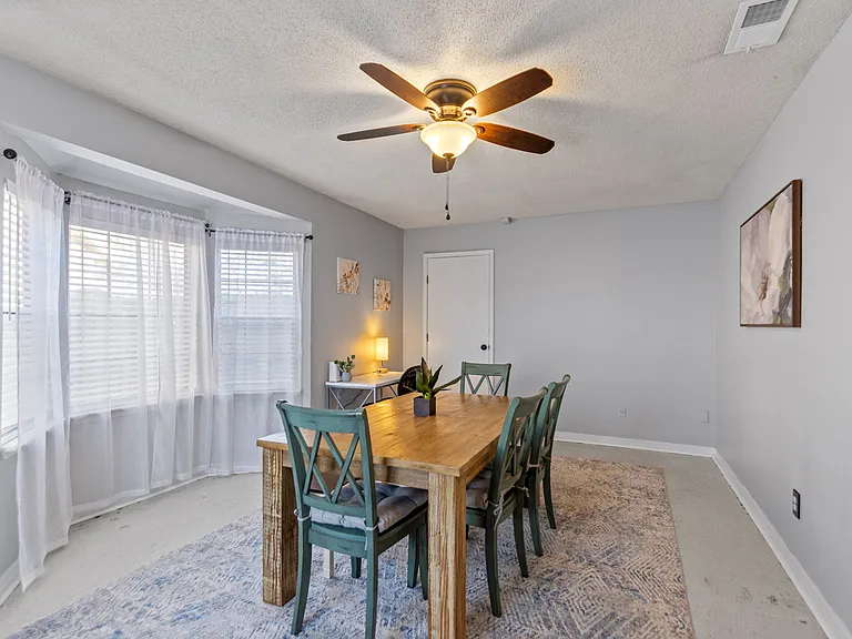 122 Pecan Valley Dr — Photo 12