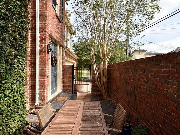 Large outdoor space protected from the street