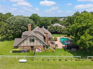 8111 Russell Curry Rd, Arlington, TX 76001
