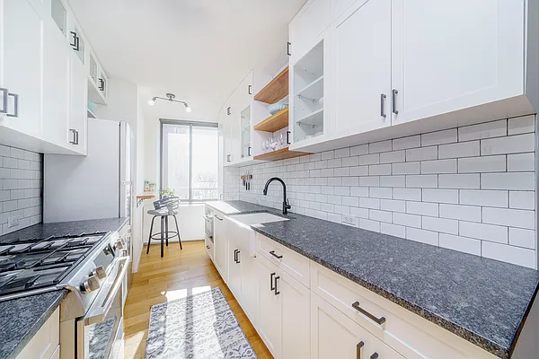 Rented by SERHANT. | media 12