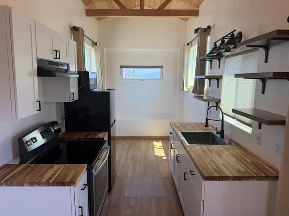 2736 Market St #A, San Diego, CA 92102