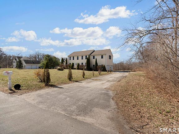 3rd image of 16 Larkey Road