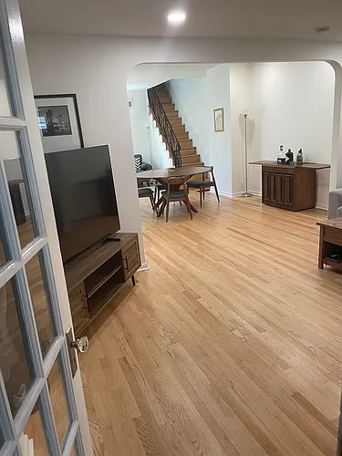 1104 Marlborough St Photo 1