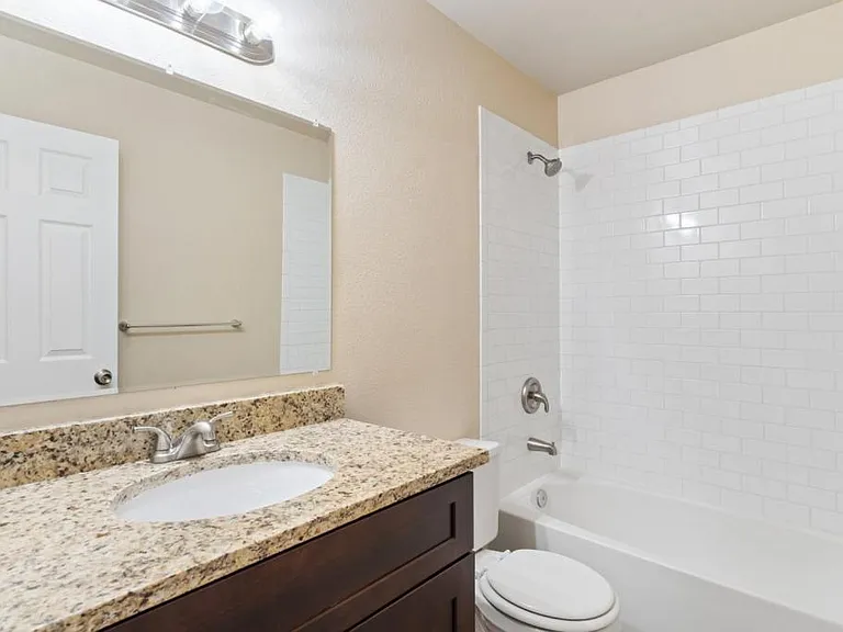 913 Samuel Point — Photo 25