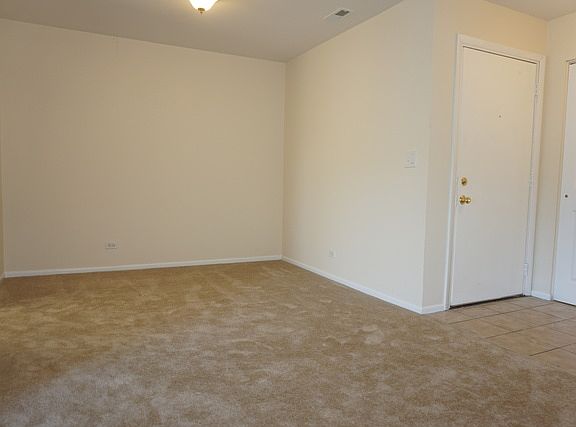 5th image of 2750 Northampton Dr APT A2