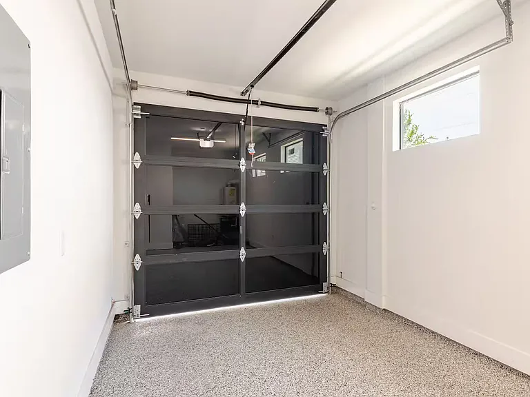 2715 E 3rd St #1 — Photo 18