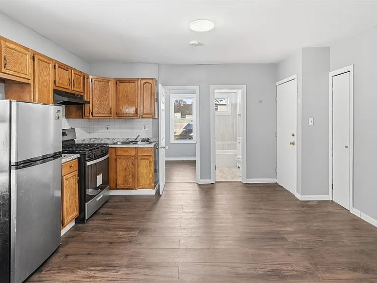 391 Rivet St #2 — Photo 4