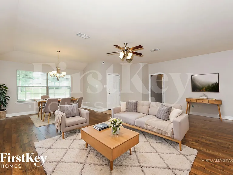 610 Canvas Ct — Photo 4